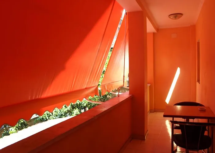 15 Hotel