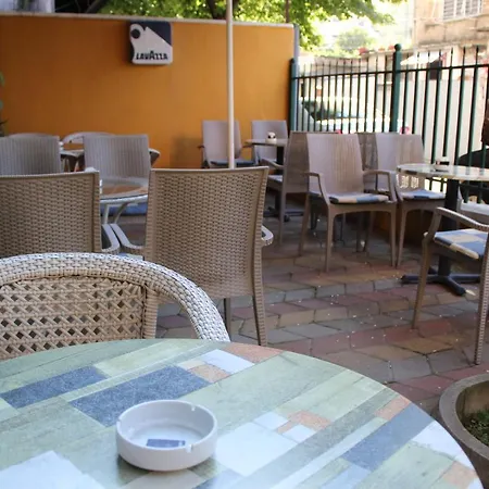 Otel 15 Tiran