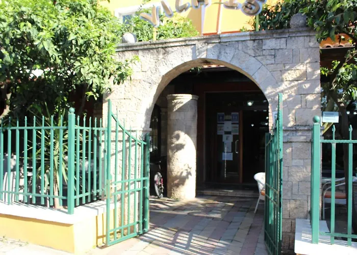 Hotel 15 *